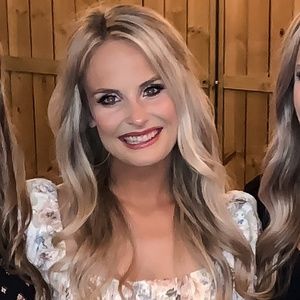 Meet your Posher, Tarah